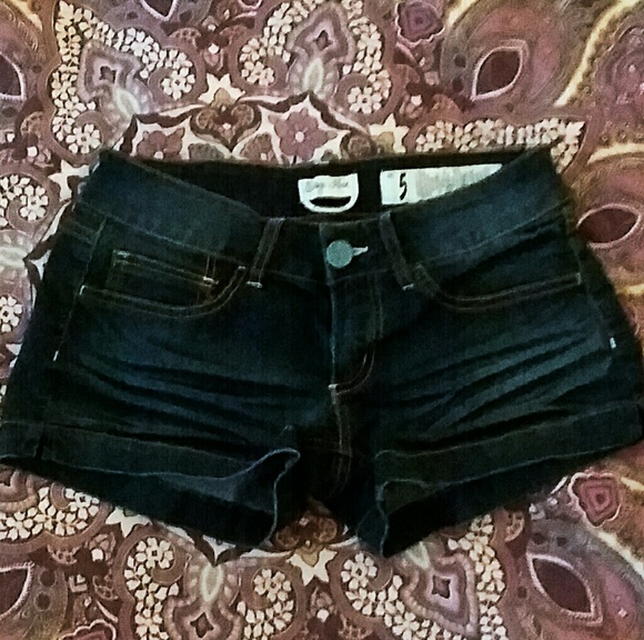 Indigo Rein Dark Wash short shorts - Picture 2 of 3